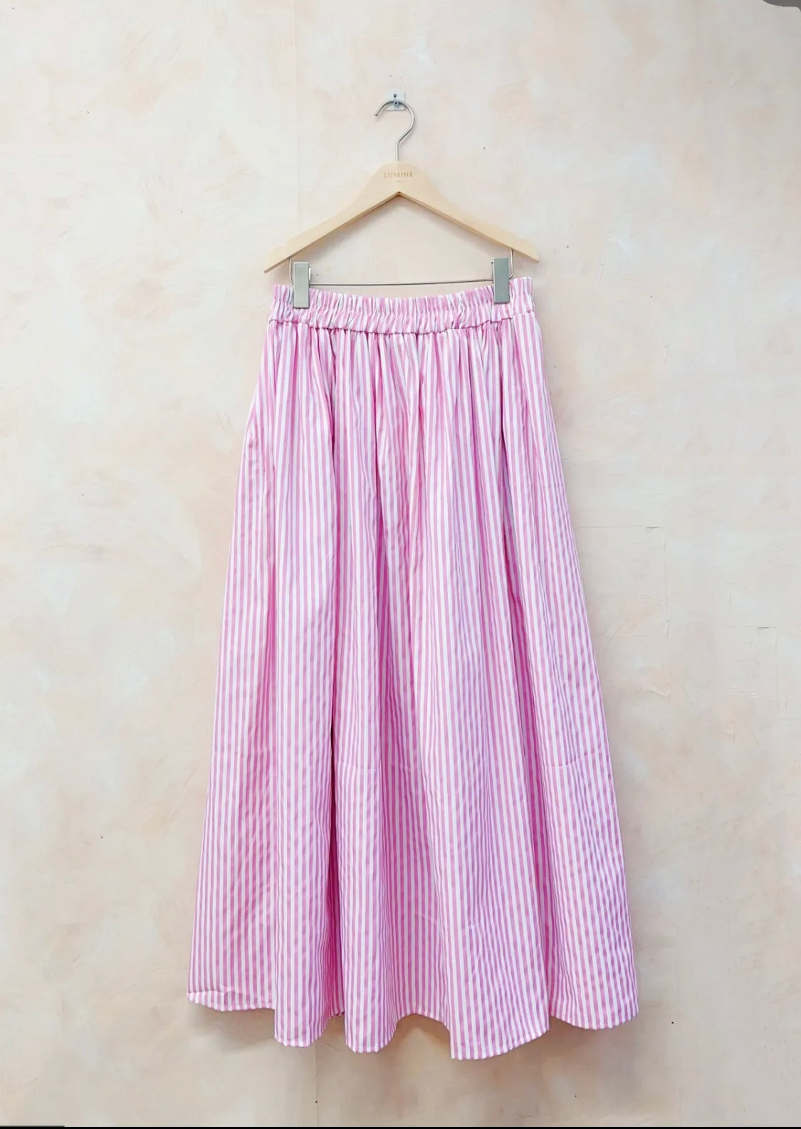 Jupe longue fluide rose avec poche